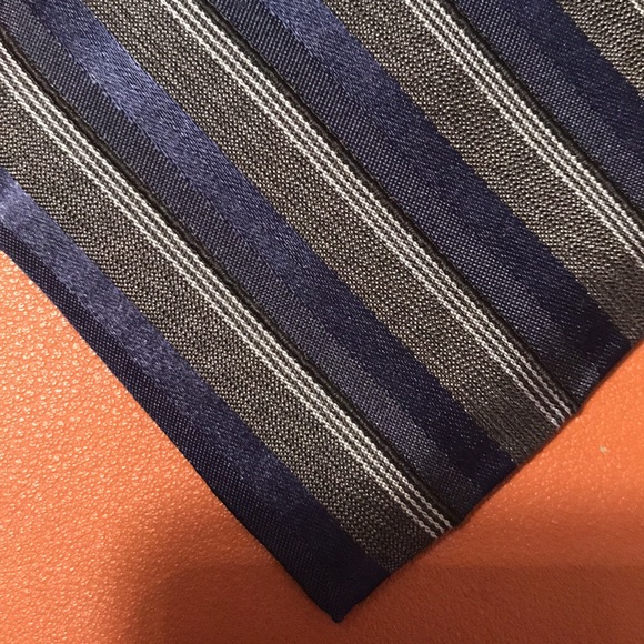 Calvin Klein Silk Tie - Picture 8 of 9